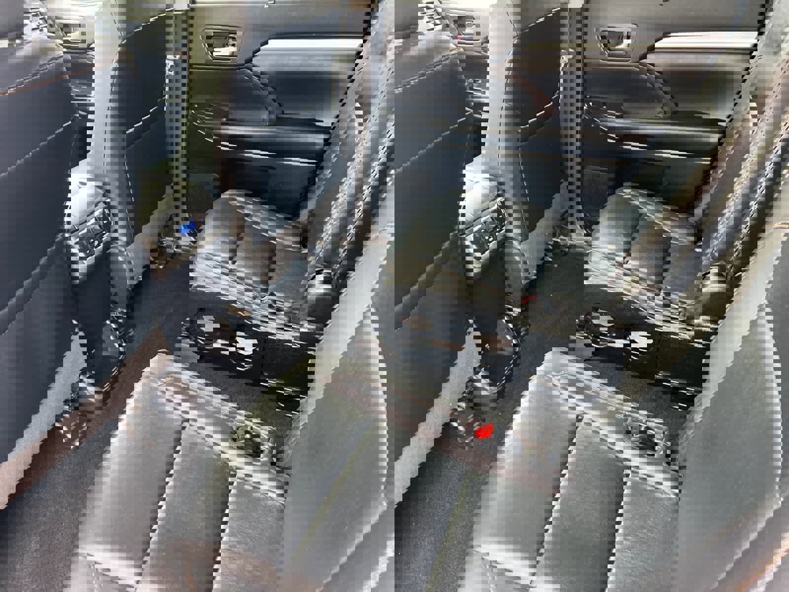 Used 2019 Toyota Highlander XLE image 4