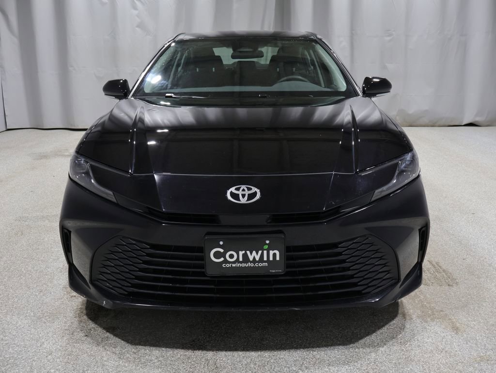 Used 2025 Toyota Camry LE image 7