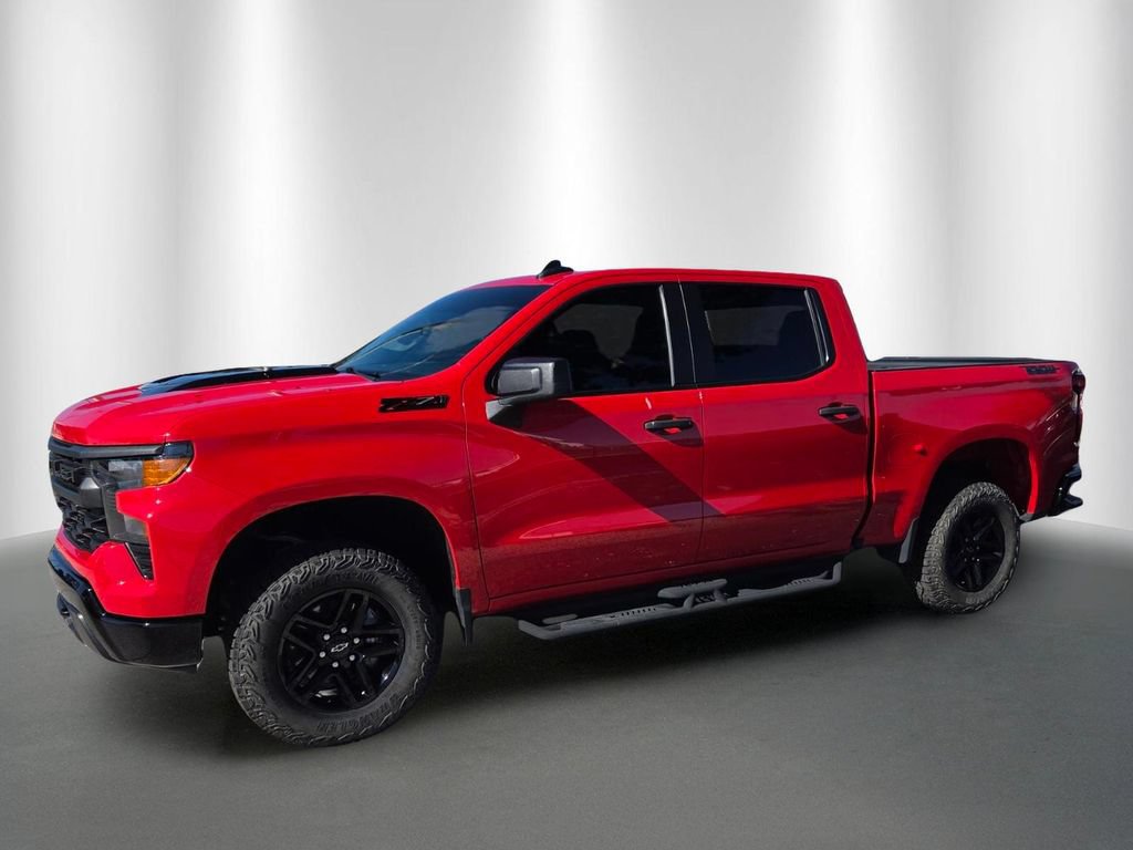 Used 2025 Chevrolet Silverado 1500 Custom Trail Boss w/ Dark Appearance Package AWD/4WD image 2