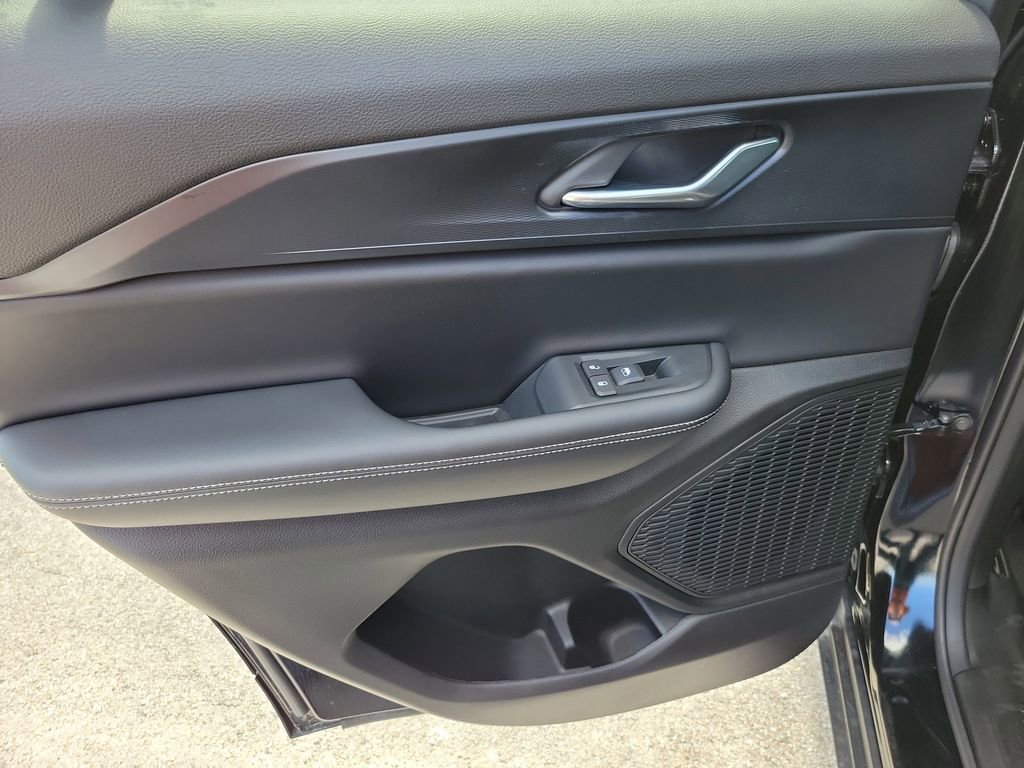 New 2025 Jeep Grand Cherokee Laredo w/ Luxury Tech Group I AWD/4WD image 9