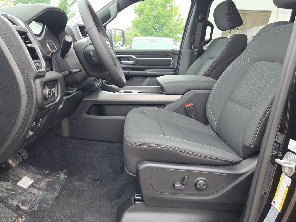 New 2026 RAM 1500 Big Horn AWD/4WD image 25