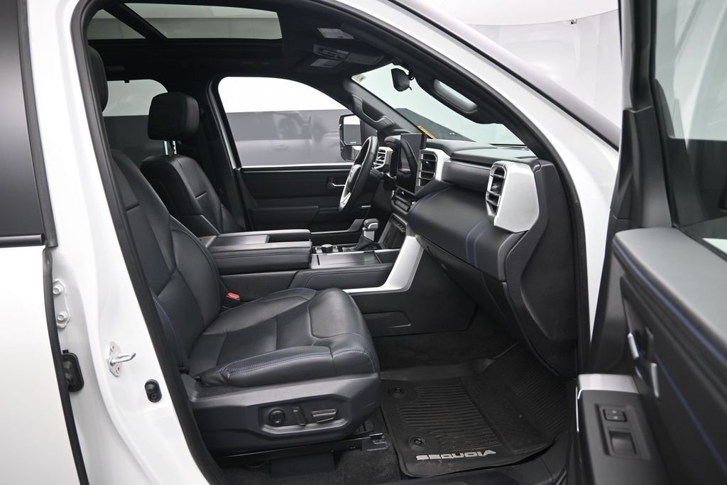 Used 2025 Toyota Sequoia Platinum AWD/4WD image 30