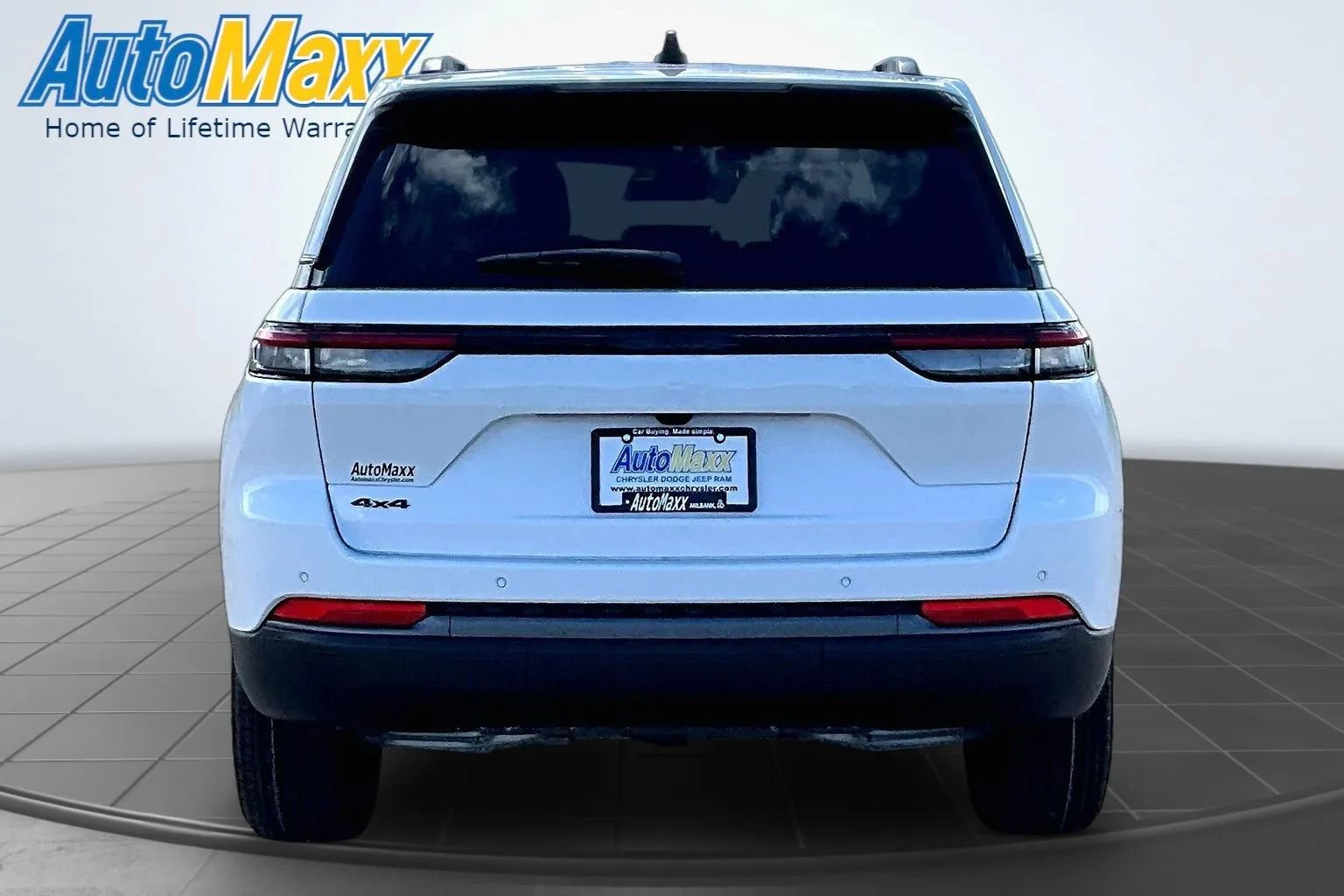 New 2026 Jeep Grand Cherokee Altitude AWD/4WD image 4