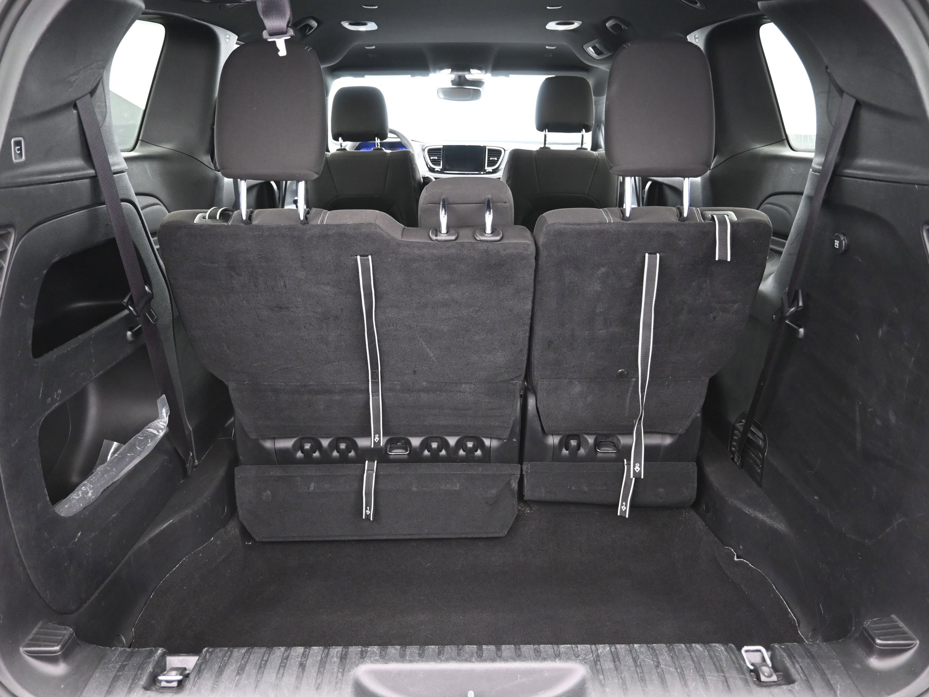 Used 2023 Chrysler Pacifica Touring FWD image 21