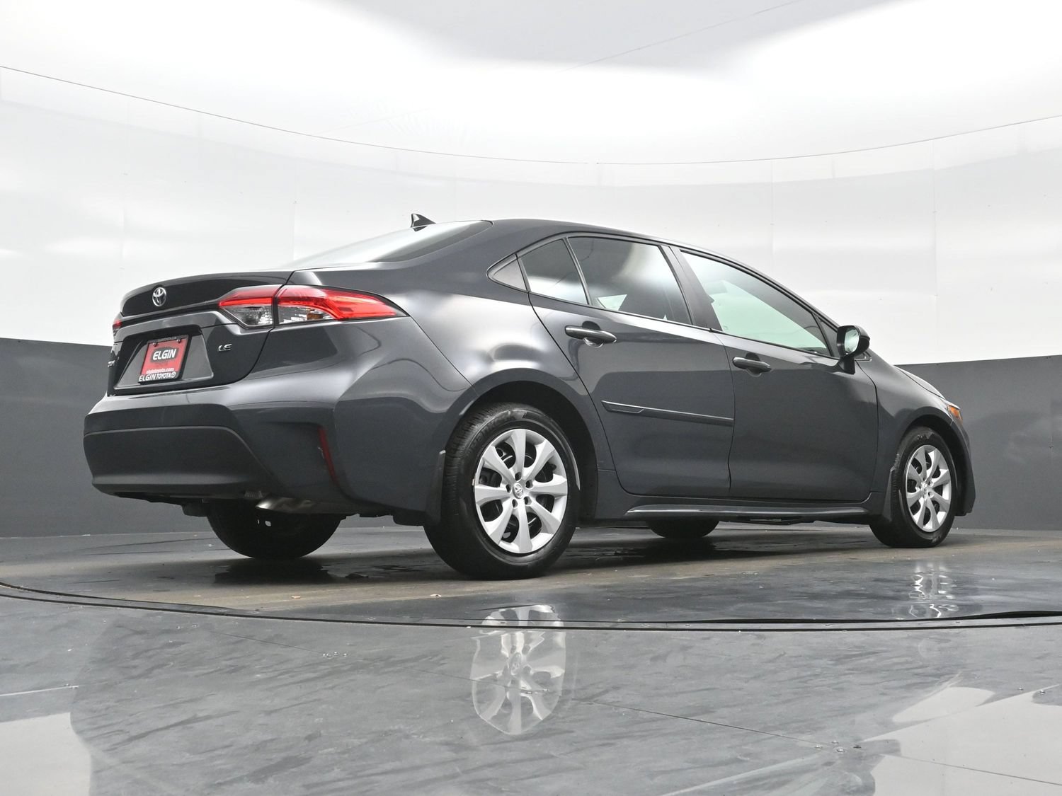 Used 2025 Toyota Corolla LE FWD image 30