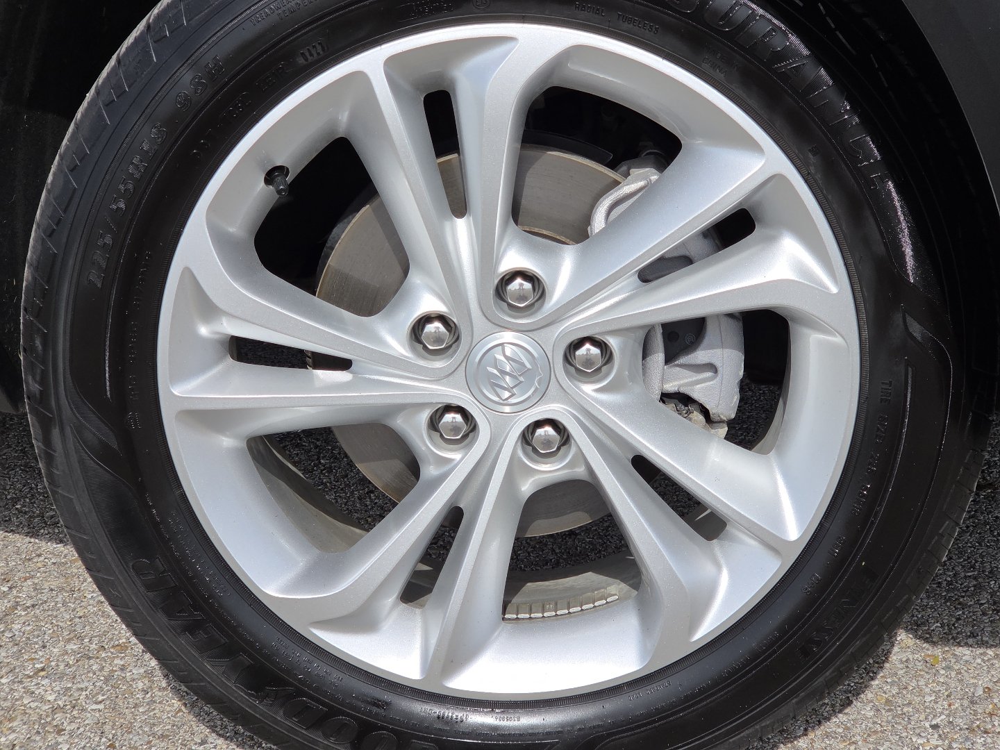 Used 2023 Buick Encore GX Preferred w/ Cold Weather Comfort Package AWD/4WD image 9