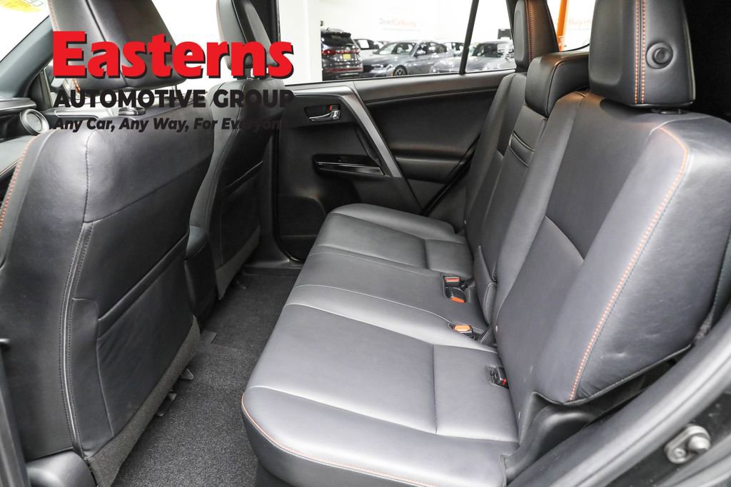 Used 2018 Toyota RAV4 SE image 21