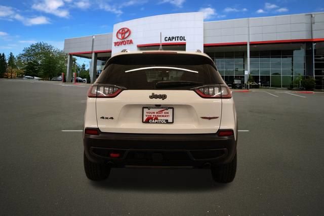 Used 2022 Jeep Cherokee Trailhawk w/ Comfort/Convenience Group AWD/4WD image 3
