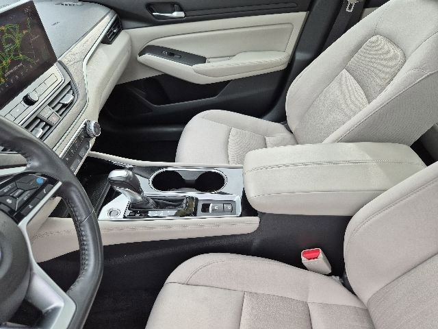 Used 2024 Nissan Altima 2.5 SV w/ SV Premium Package FWD image 17