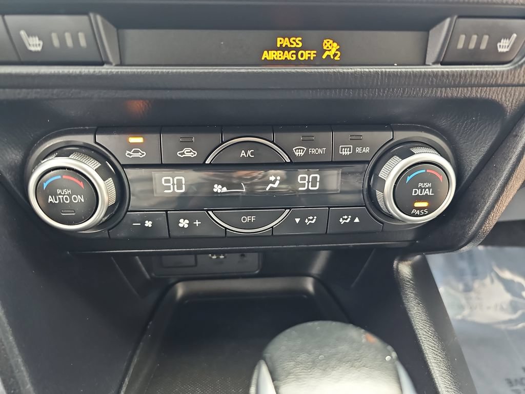 Used 2018 MAZDA MAZDA3 Touring FWD image 20