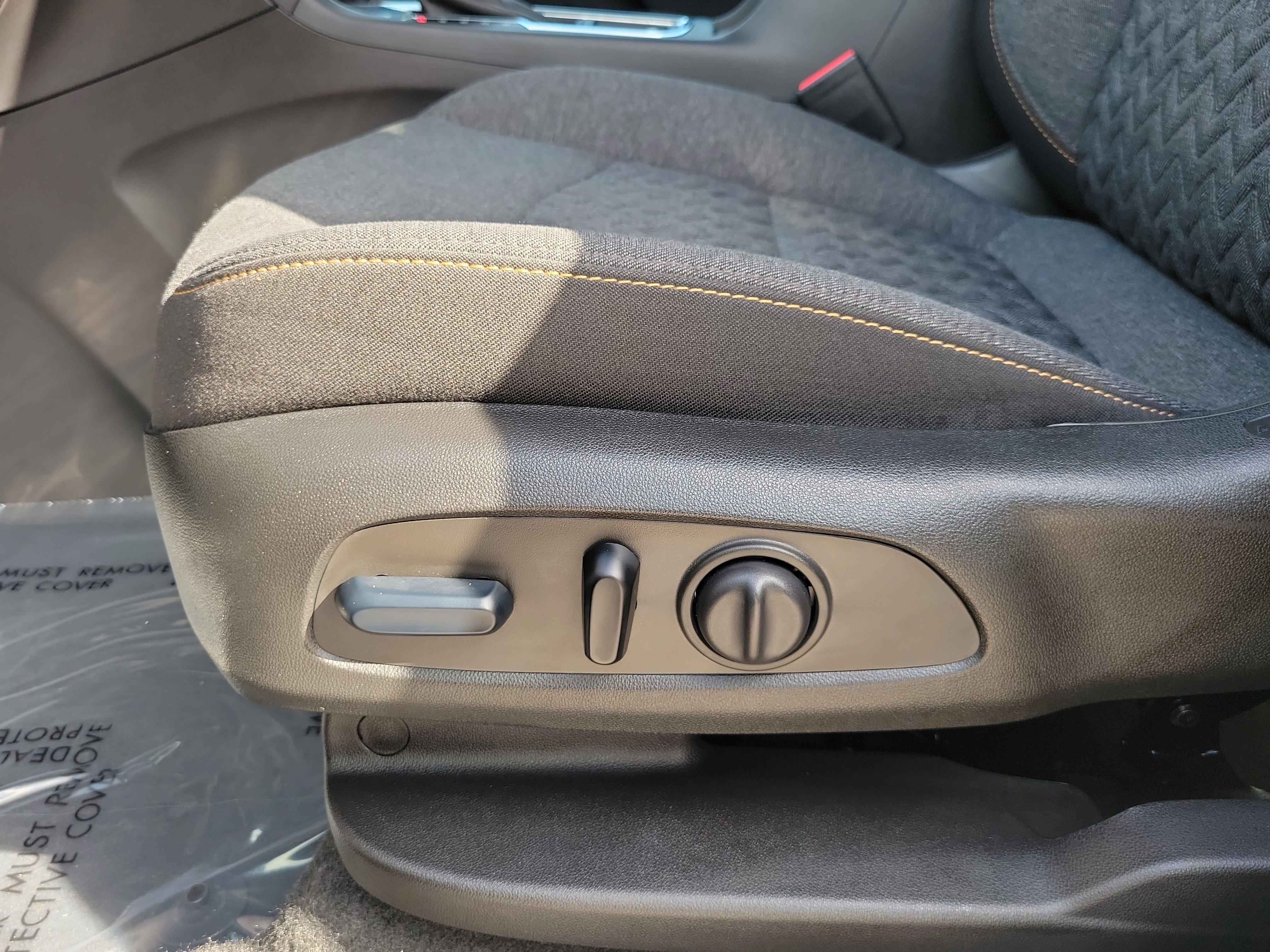 Used 2024 Chevrolet Equinox LT FWD image 12