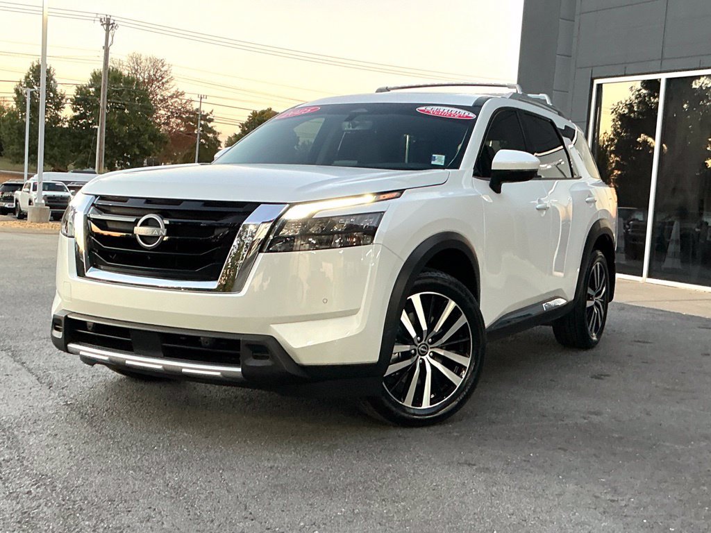 Used 2025 Nissan Pathfinder Platinum w/ Cargo Package FWD image 2