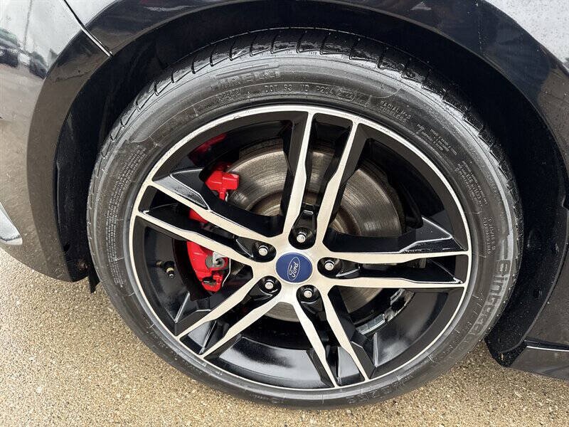 Used 2016 Ford Focus ST w/ Equipment Group 401A FWD image 16