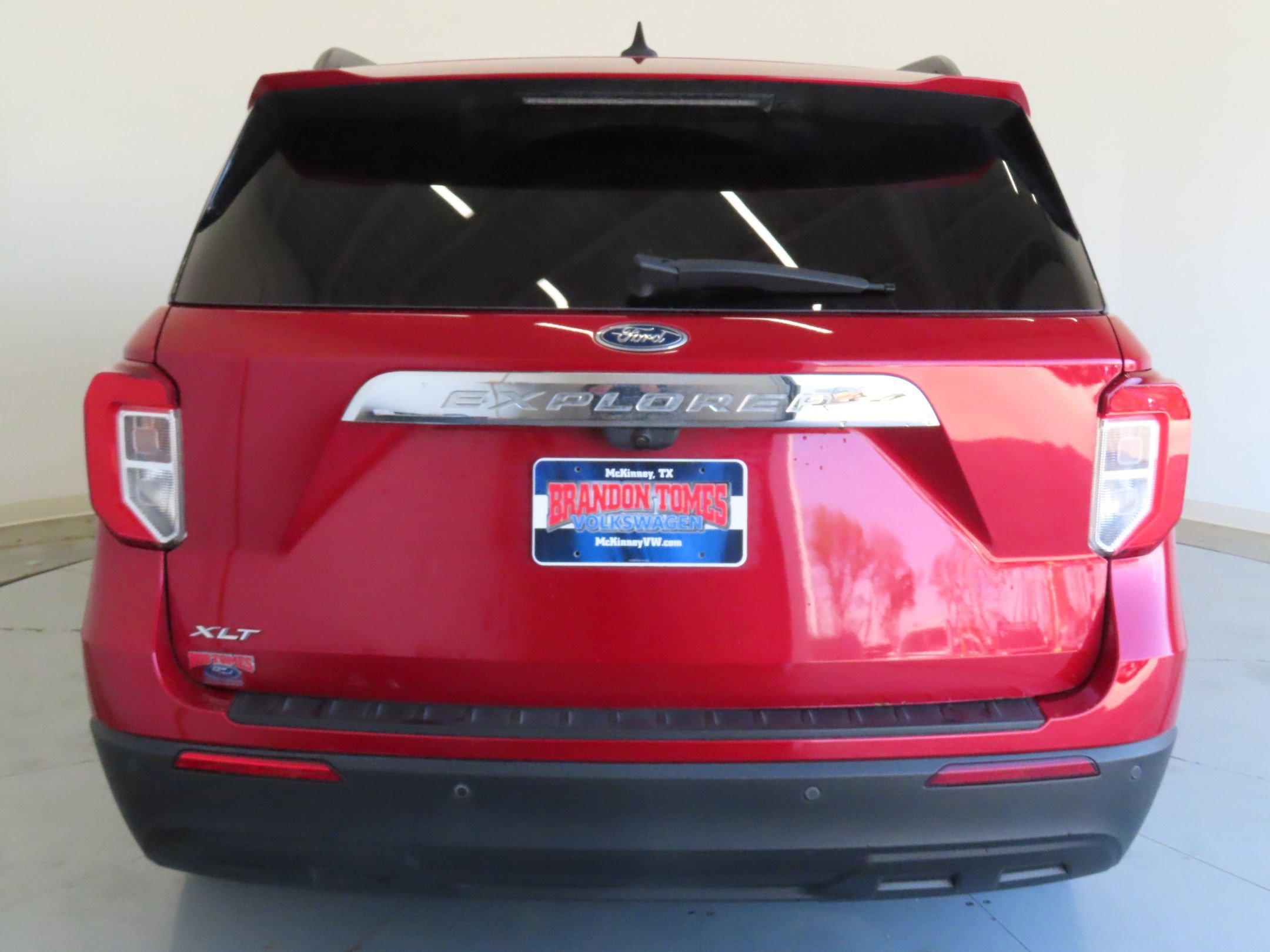 Used 2022 Ford Explorer XLT image 6
