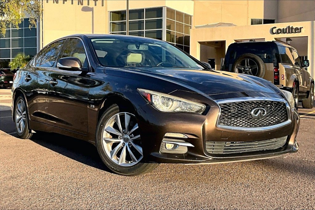Used 2017 INFINITI Q50 3.0t Premium w/ 3.0T Premium Plus Package RWD image 2