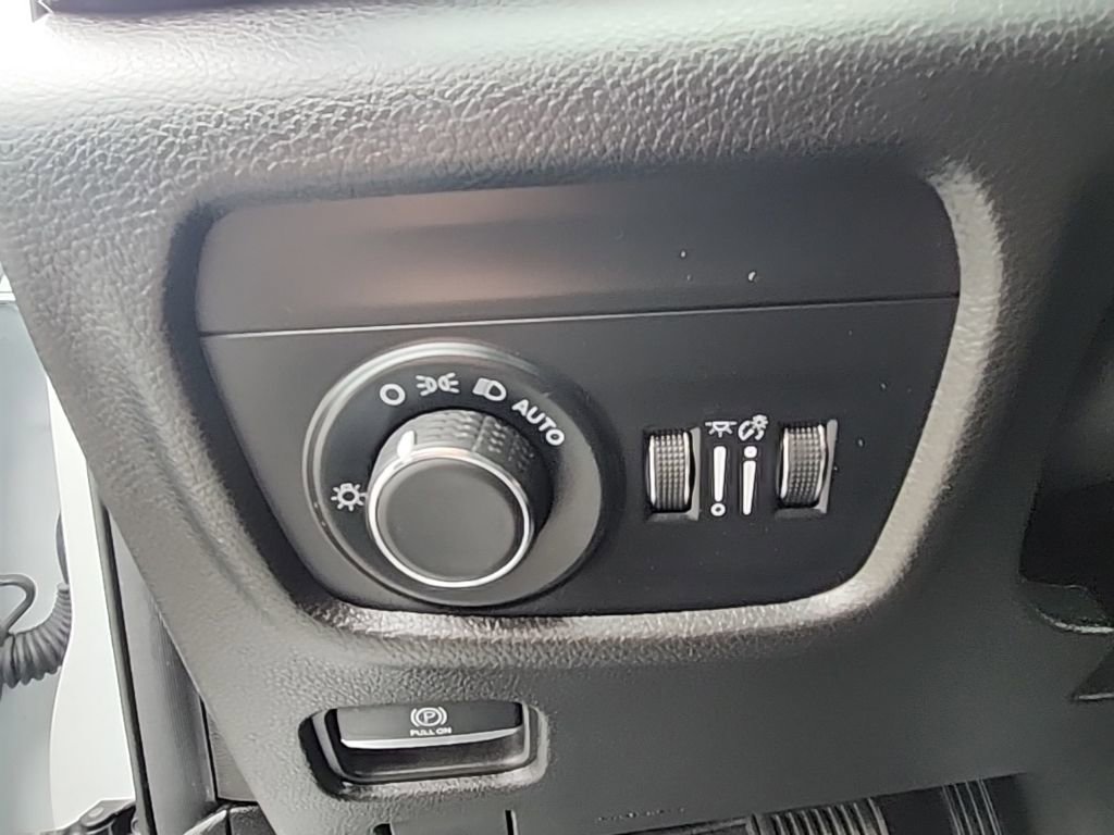 Certified 2023 Jeep Grand Cherokee L Laredo image 32