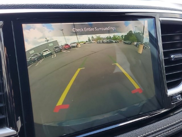 Used 2024 Chrysler Pacifica Limited FWD image 21