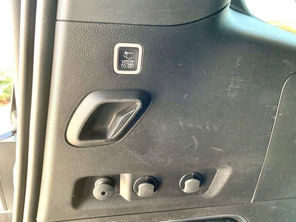 Used 2024 Jeep Wagoneer Series II w/ Flexible Seating Group AWD/4WD image 25