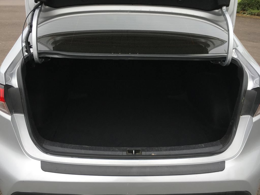 Used 2023 Toyota Corolla LE FWD image 6