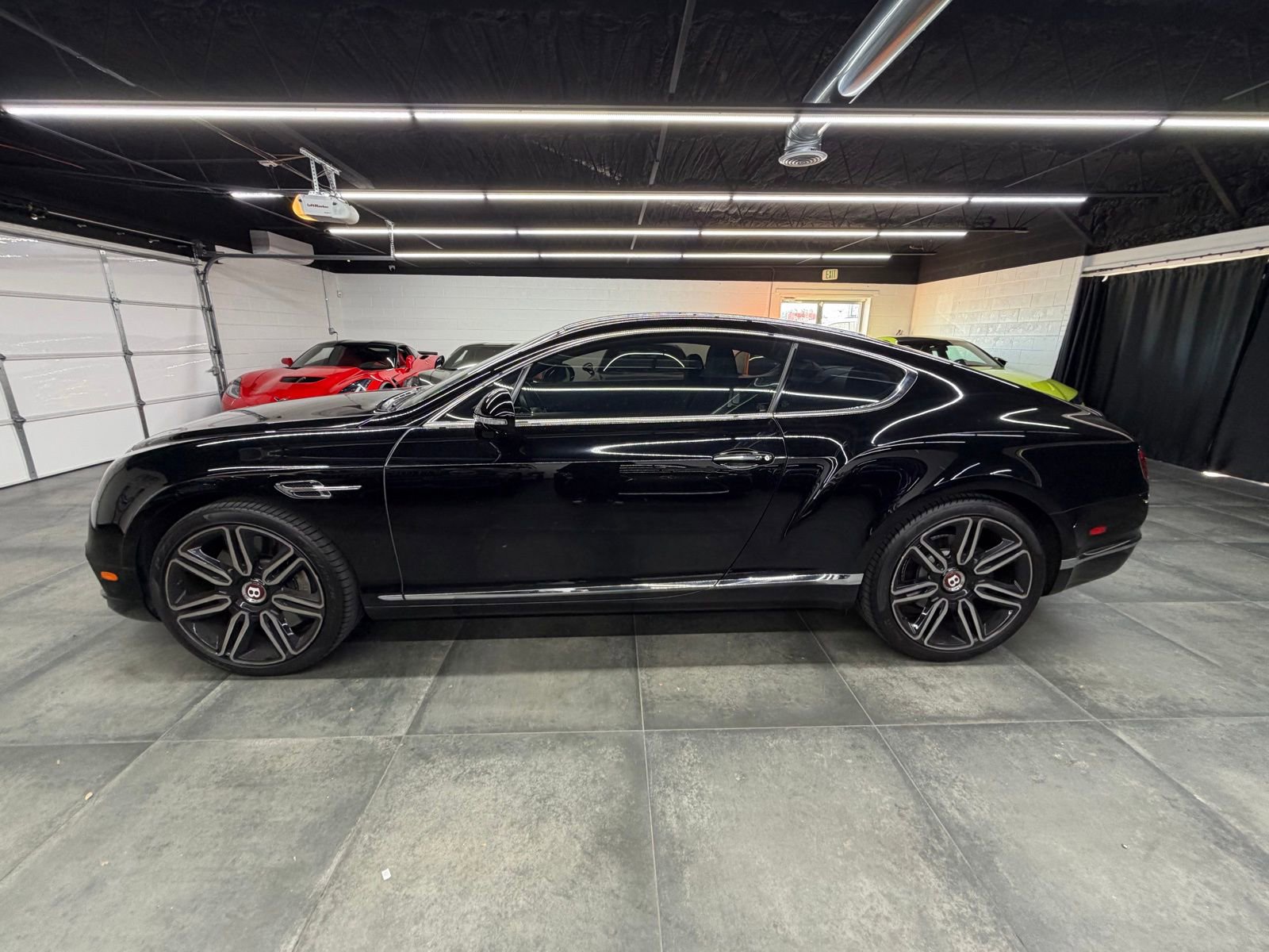 Used 2017 Bentley Continental GT image 3