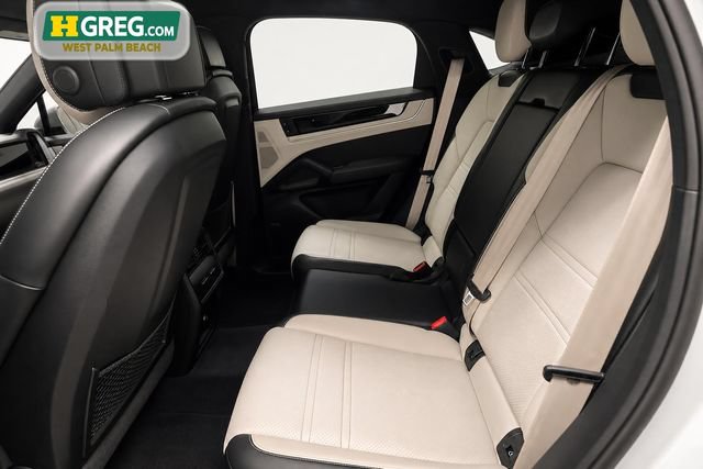 Used 2024 Porsche Cayenne Coupe AWD/4WD image 13
