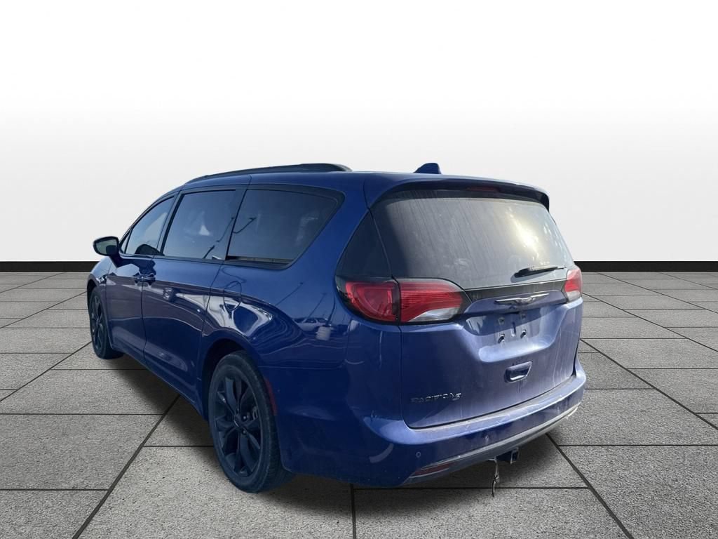 Used 2020 Chrysler Pacifica Touring-L Plus FWD image 7