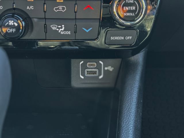 New 2025 Jeep Compass Latitude w/ Convenience Group image 31