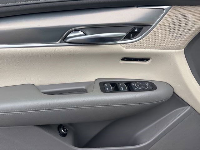 Used 2017 Cadillac XT5 Luxury w/ Driver Awareness Package image 13