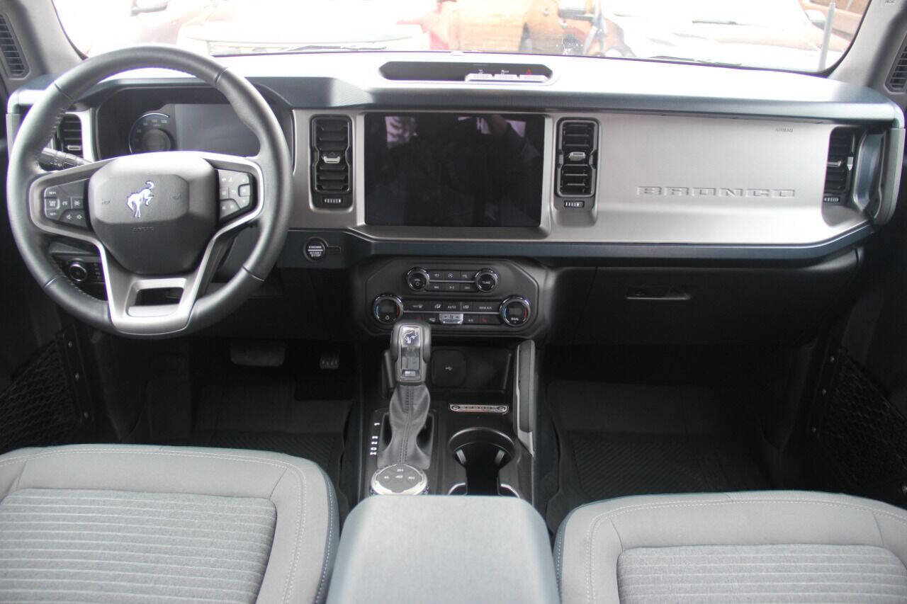 Used 2023 Ford Bronco Outer Banks image 17