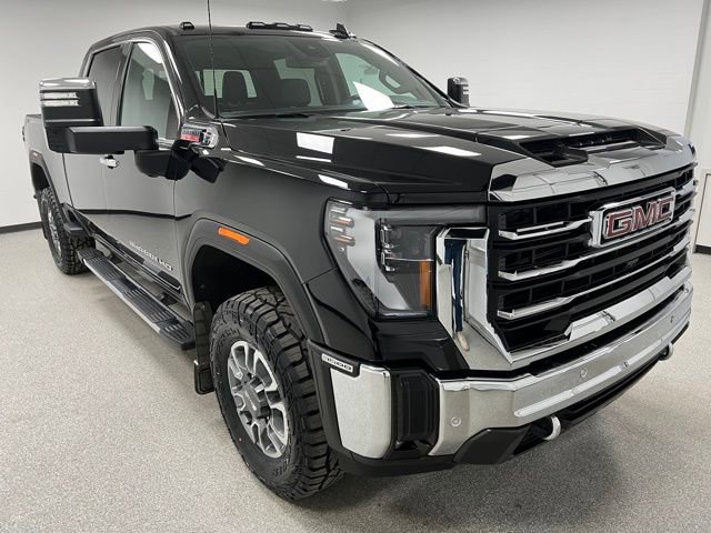 Used 2024 GMC Sierra 3500 SLT w/ SLT Convenience Package AWD/4WD image 2