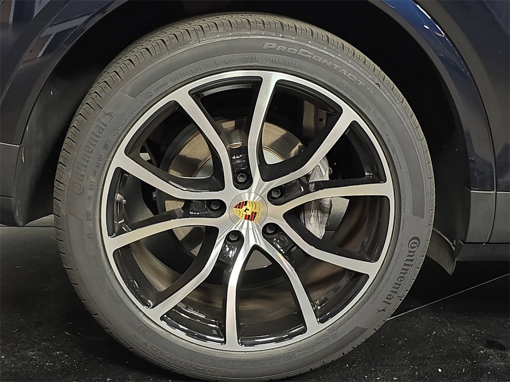 Used 2023 Porsche Cayenne Platinum Edition image 29