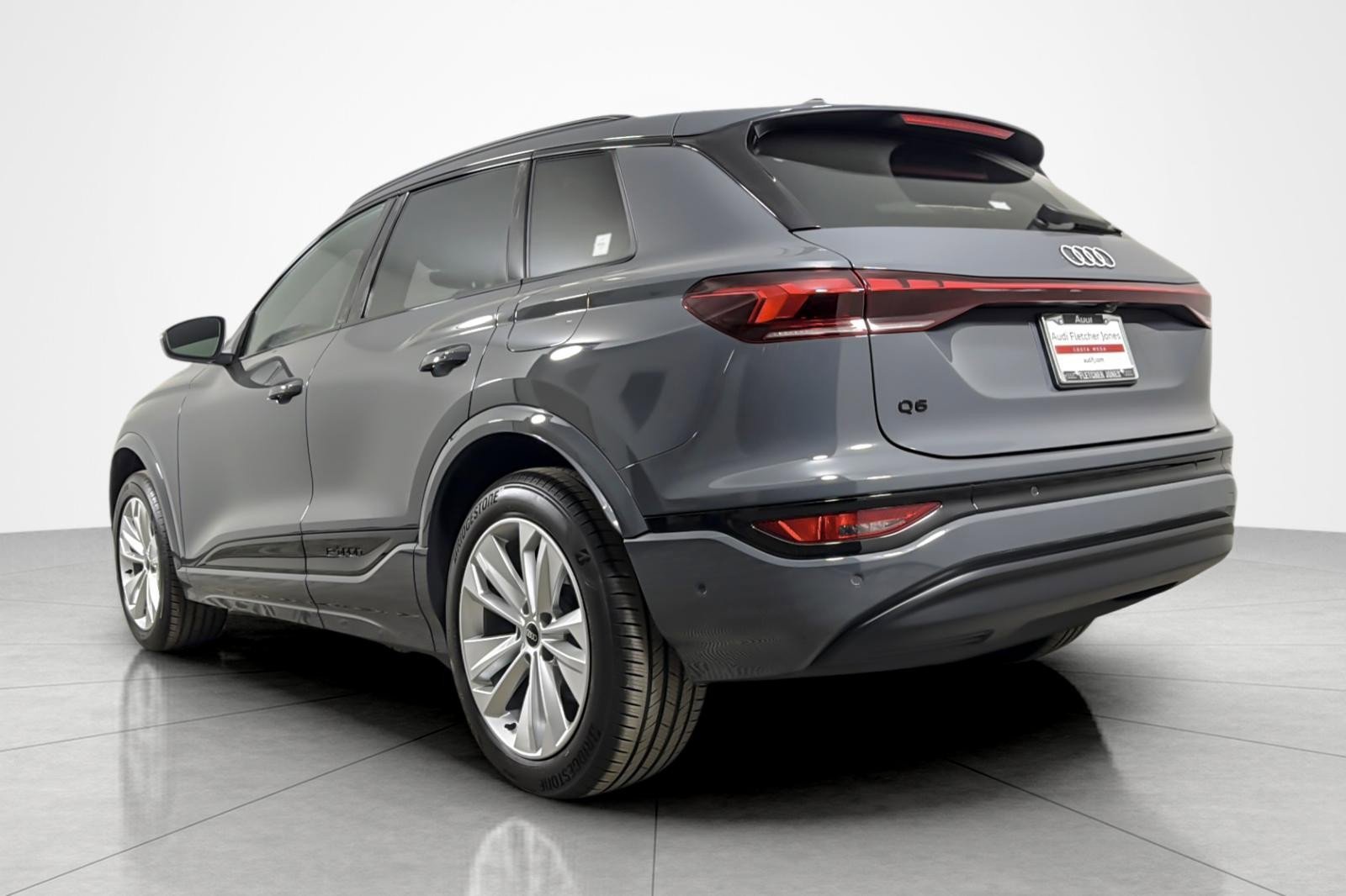 Used 2025 Audi Q6 e-tron Premium w/ Convenience Package image 3