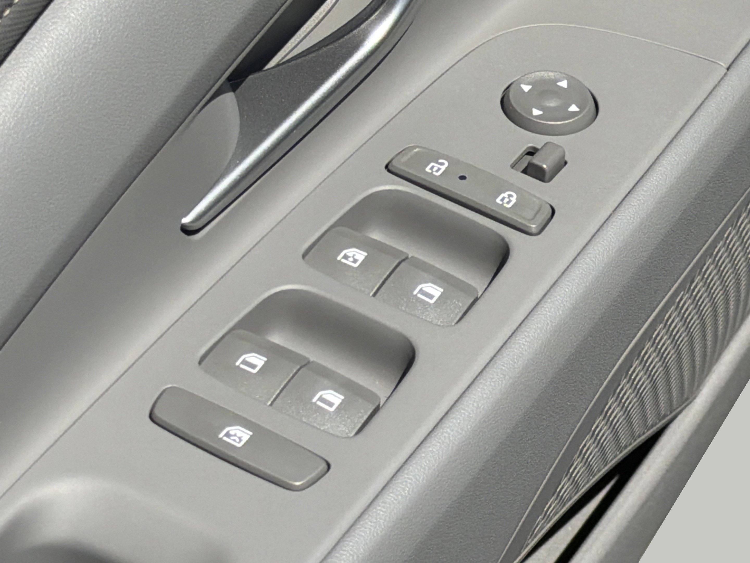 New 2026 Hyundai Elantra SEL Sport FWD image 16
