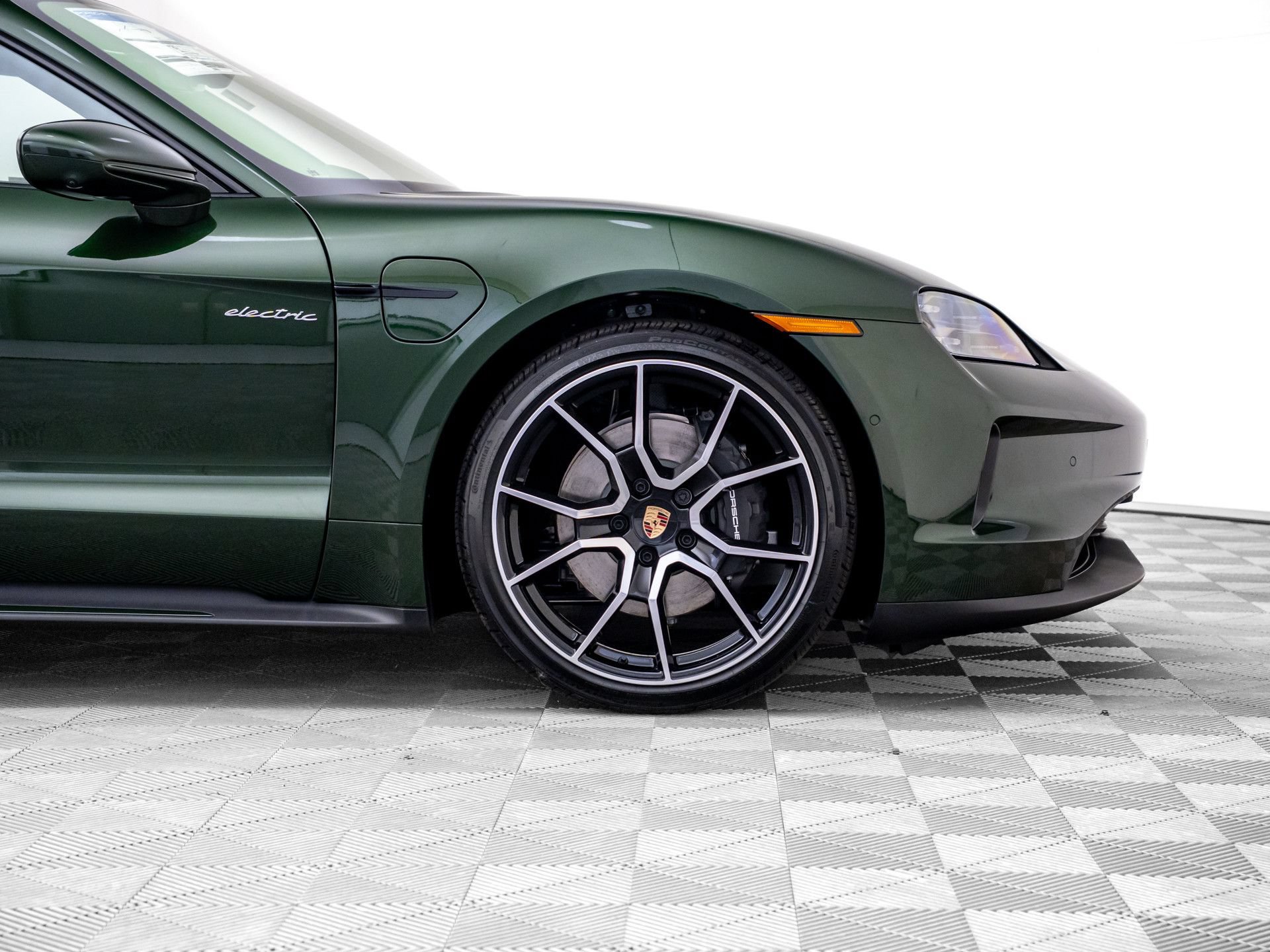 New 2026 Porsche Taycan AWD/4WD image 32