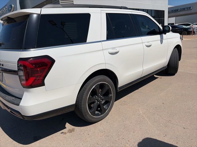 Used 2024 Ford Expedition Limited image 2