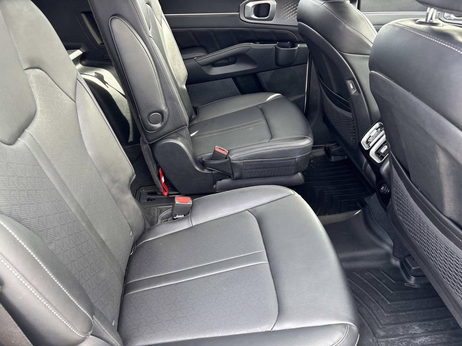 Used 2023 Kia Sorento SX image 21