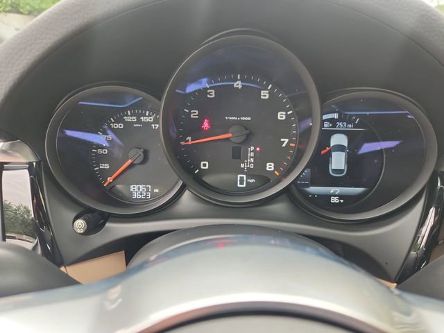 Used 2019 Porsche Macan AWD/4WD image 12