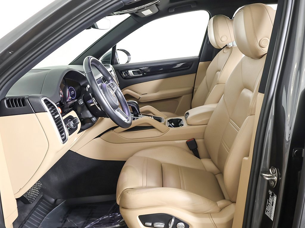 Used 2020 Porsche Cayenne image 34