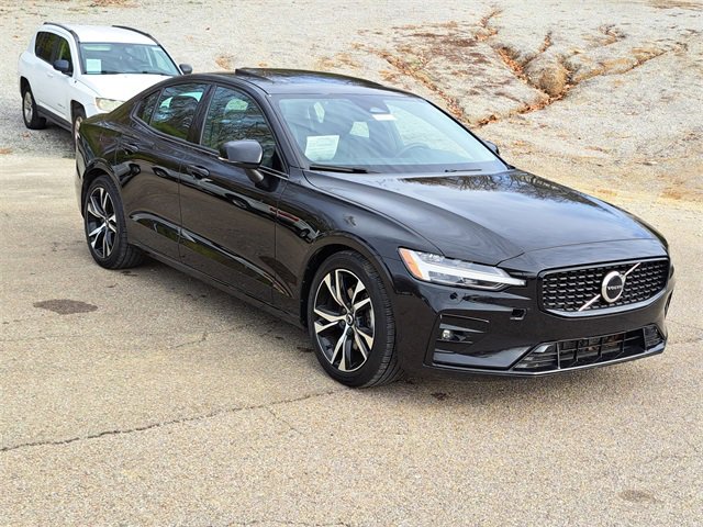 Used 2024 Volvo S60 B5 Core image 7