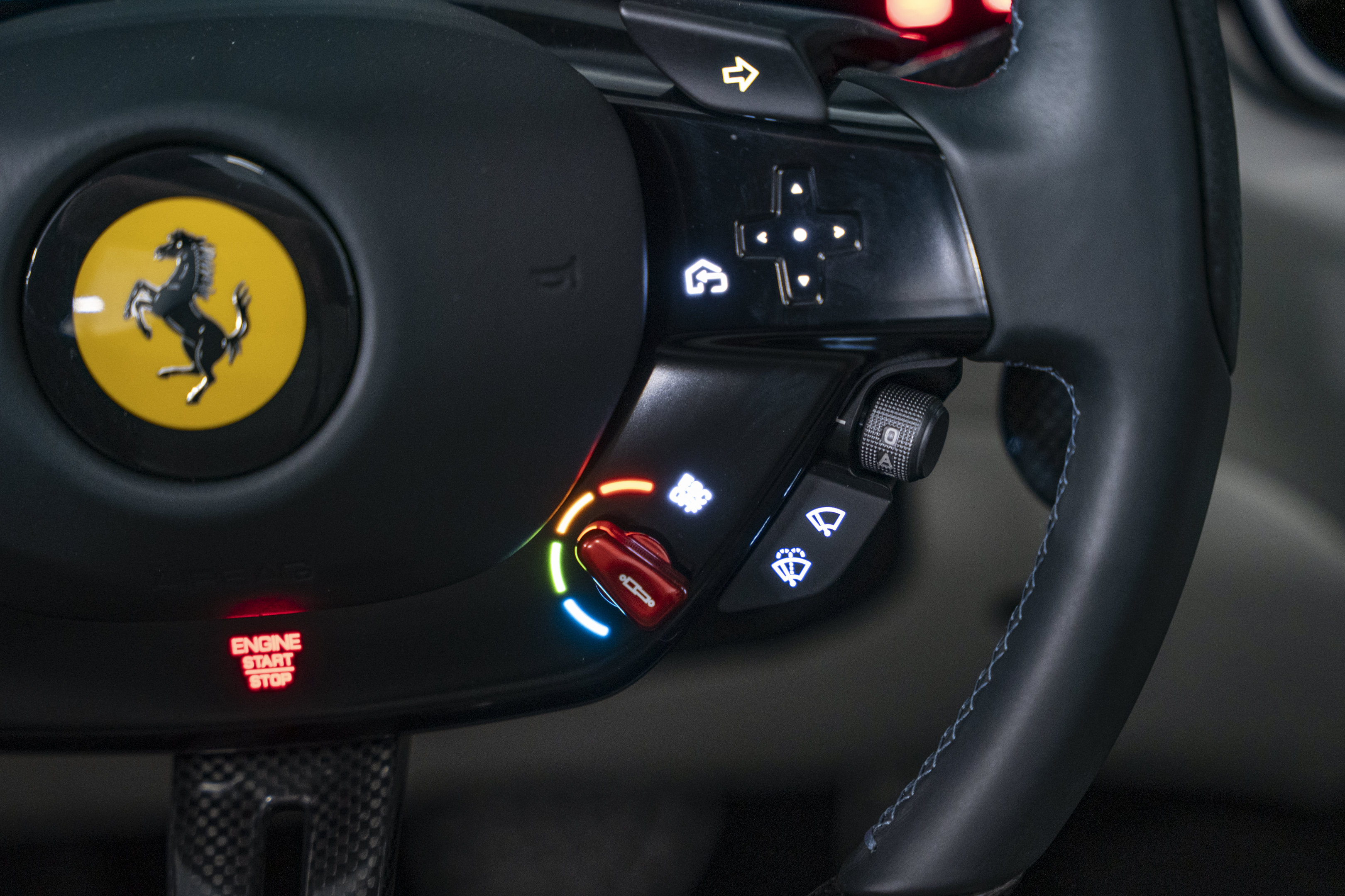 Used 2025 Ferrari Roma Spider RWD image 32