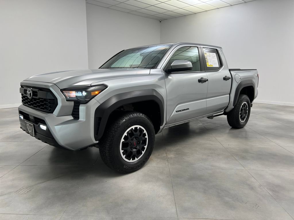 Used 2024 Toyota Tacoma TRD Off-Road image 3