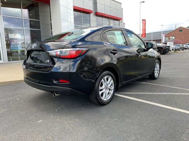 Used 2017 Toyota Yaris iA FWD video 3