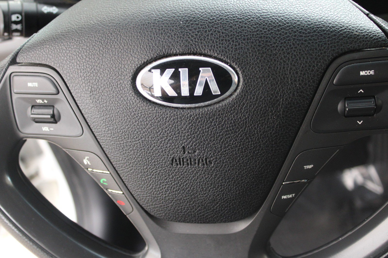 Used 2017 Kia Forte LX image 16