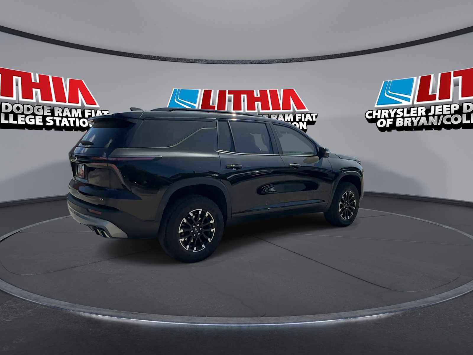 Used 2025 Chevrolet Traverse Z71 w/ LPO, Floor Liner Package image 8