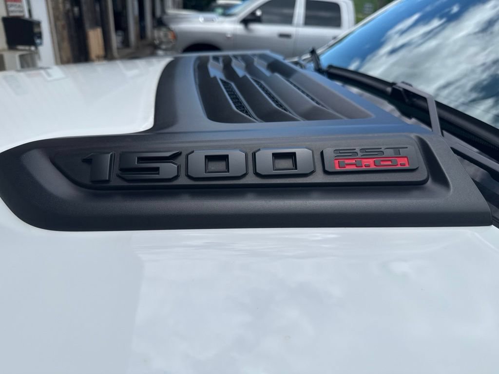 Used 2025 RAM 1500 Limited AWD/4WD image 8