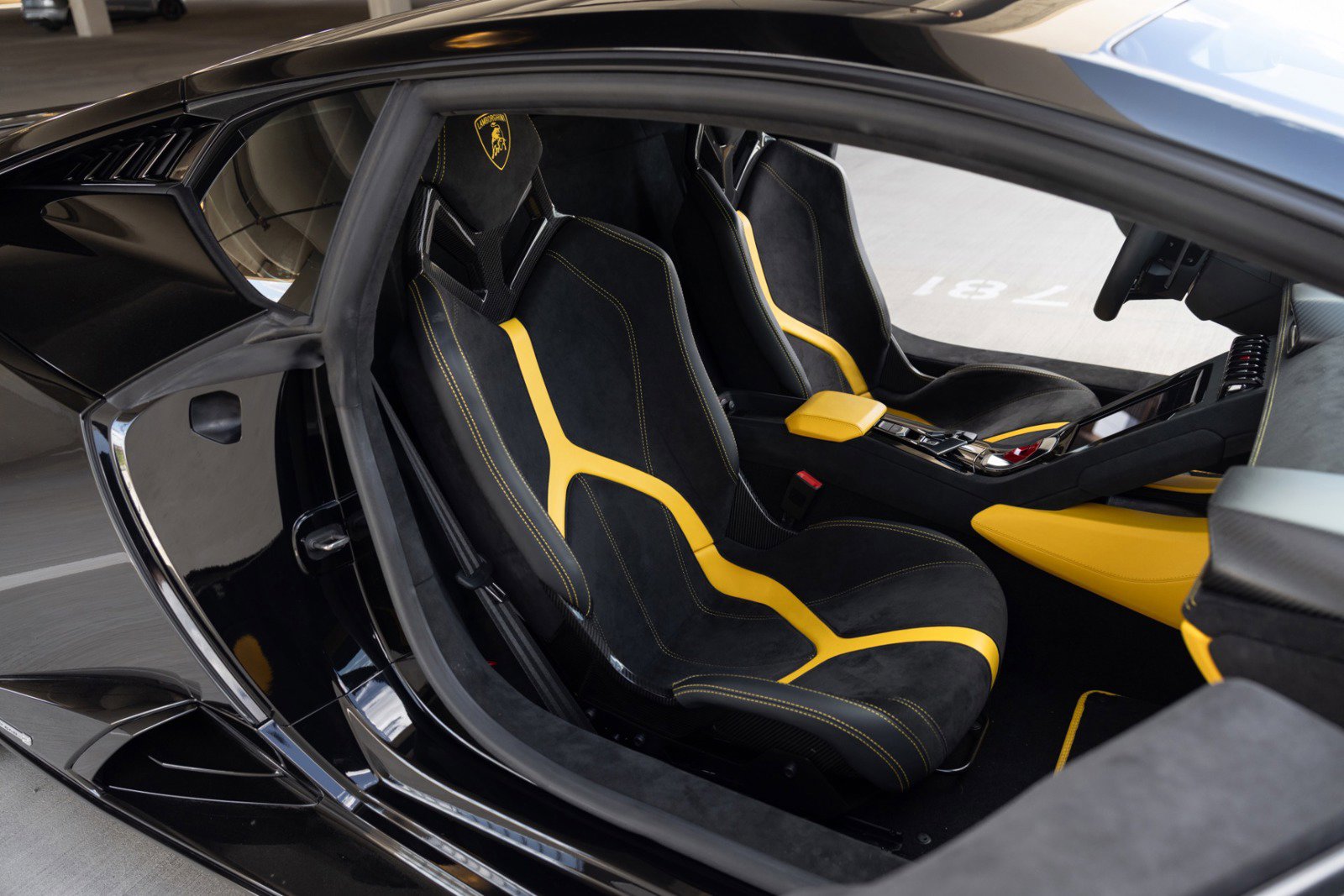 Used 2024 Lamborghini Huracan Tecnica image 18