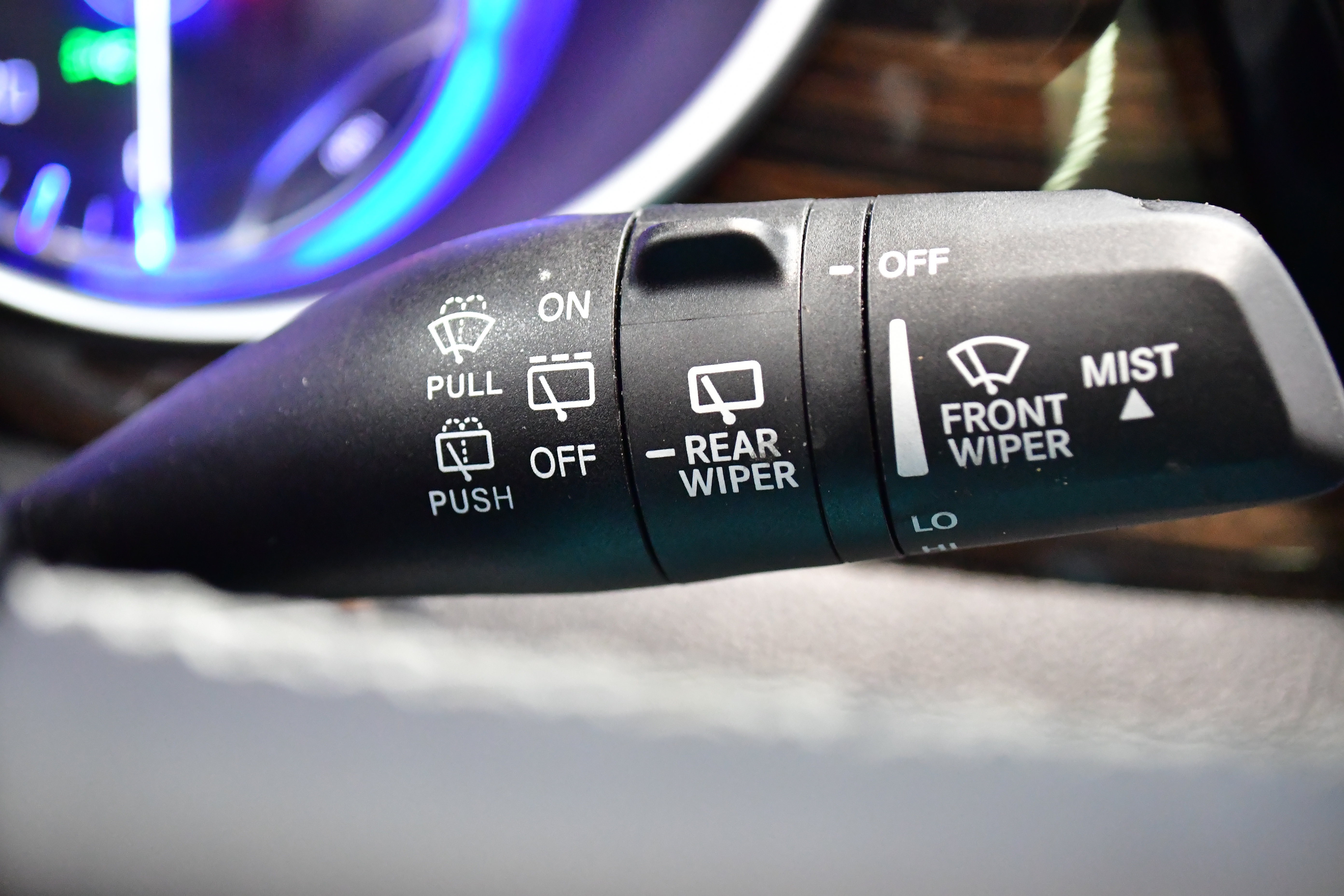 Used 2023 Chrysler Pacifica Limited FWD image 24
