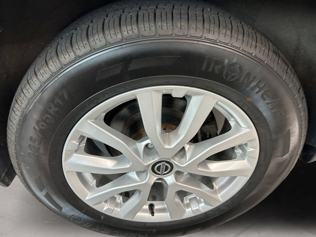 Used 2020 Nissan Rogue SV AWD/4WD image 14