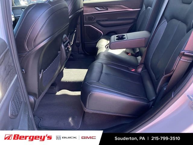Used 2022 Jeep Grand Cherokee Limited AWD/4WD image 28
