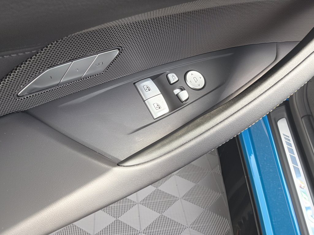New 2027 BMW M4 Coupe w/ Executive Package RWD image 15